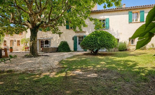 Country House in La Roquebrussanne, Provence-Alpes-Côte d'Azur, France 1