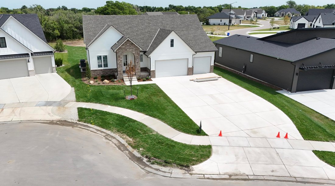 House in Bel Aire, Kansas, United States 1 - 17399827