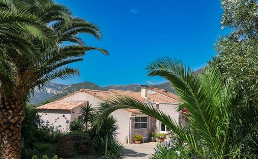 House in Secteur Périphérique, Calvi, France 1