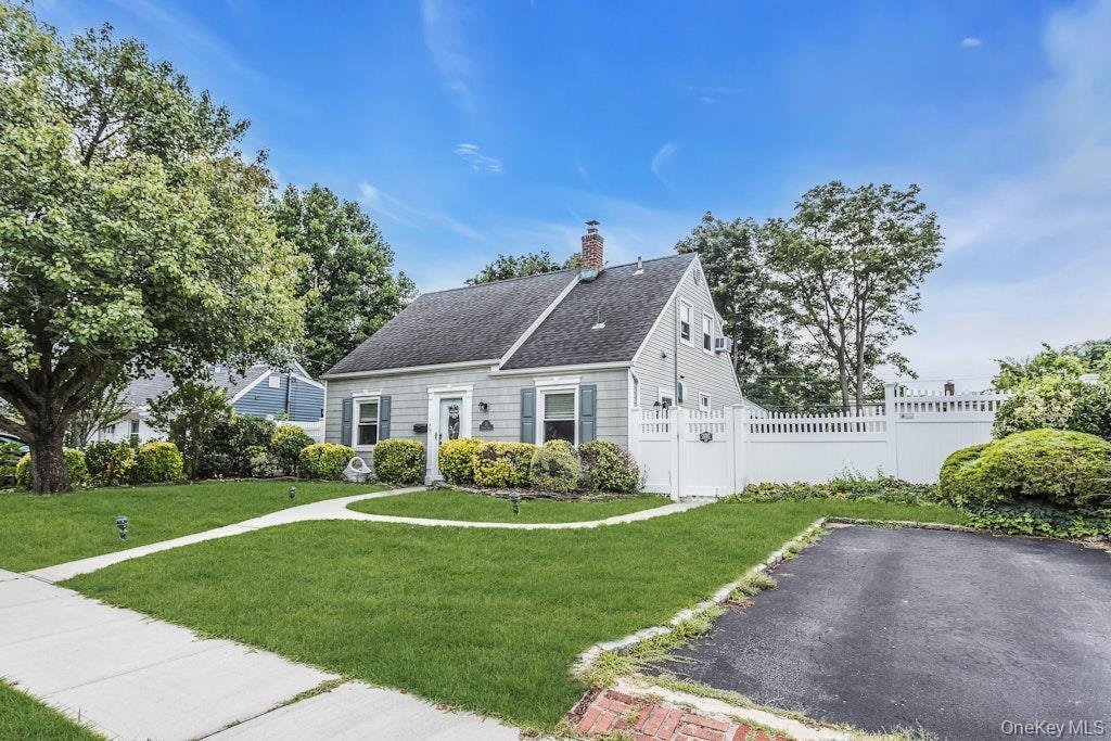 House in Levittown, New York, United States 2 - 18602339