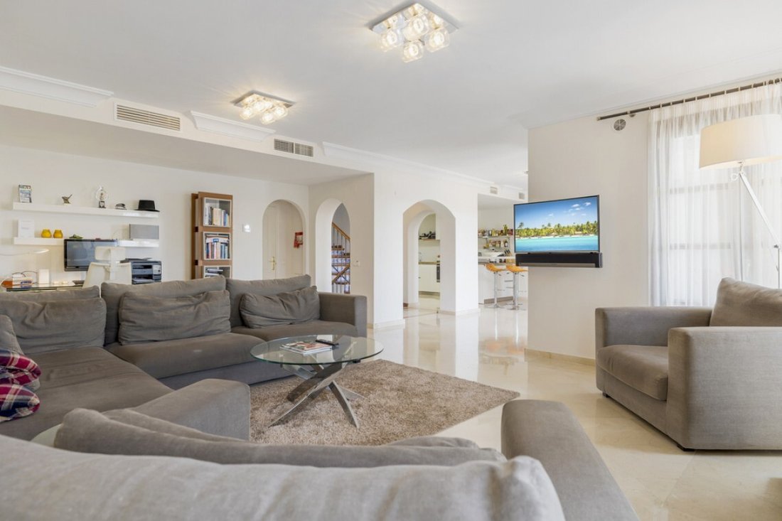 Townhouse in Benahavis, Andalusia, Spain 5 - 18596844