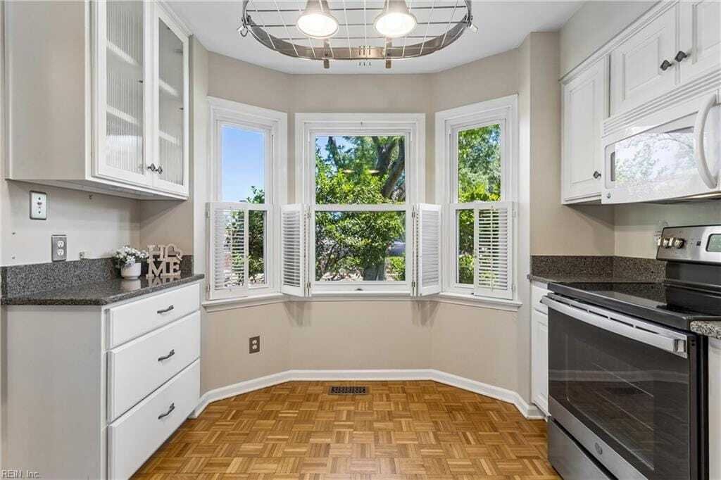 Condo in Norfolk, Virginia, United States 3 - 18600559