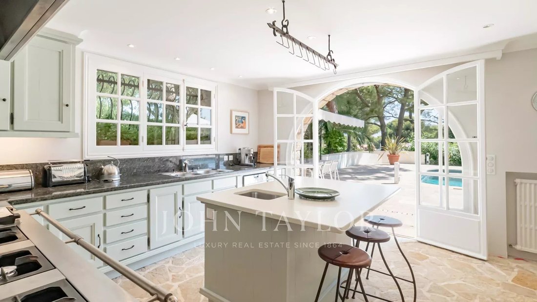 Villa in Saint-Jean-Cap-Ferrat, Provence-Alpes-Côte d'Azur, France 5 - 18598187