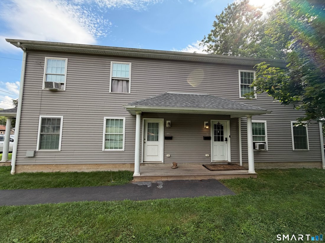 Naugatuck, Connecticut, United States 1 - 18602312