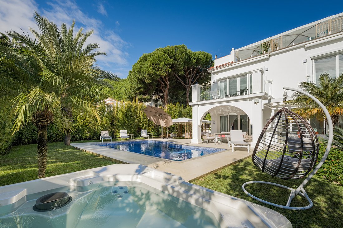 Villa in Elviria-Cabopino, Marbella, Spain 1 - 18596931