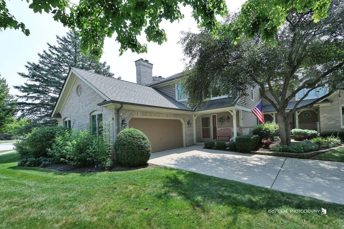 Townhouse in Aurora, Illinois, United States 1 - 18601456