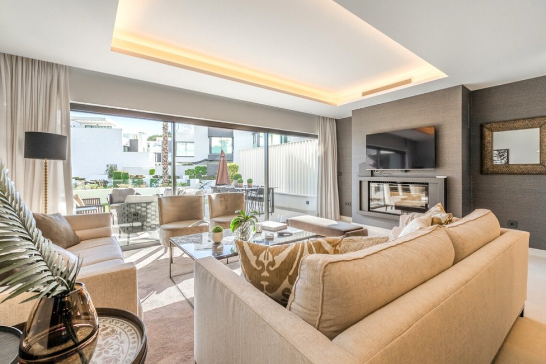 Townhouse in Estepona, Andalusia, Spain 3 - 18596861