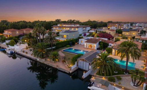 Haus in Empuriabrava, Katalonien, Spanien 1