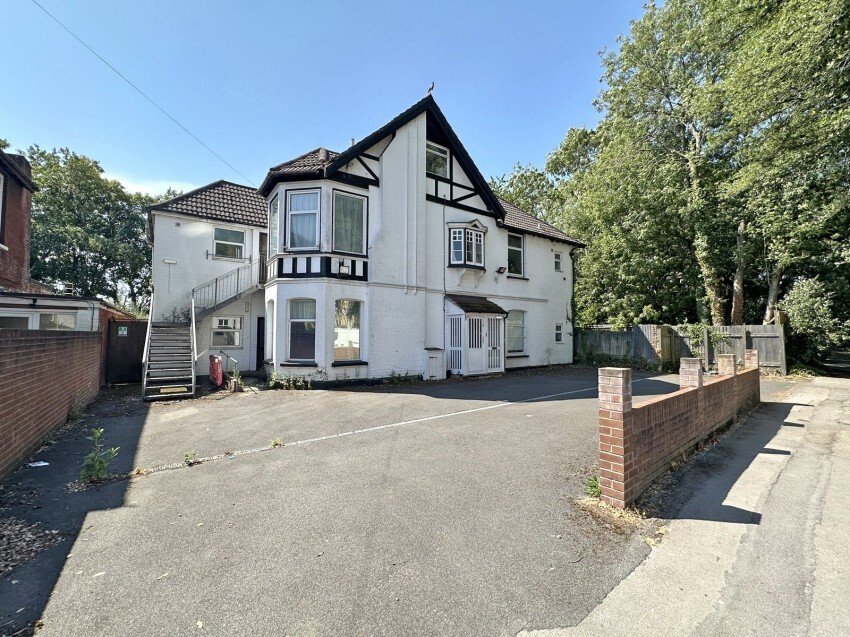 House in Southampton, England 1 - 18600029