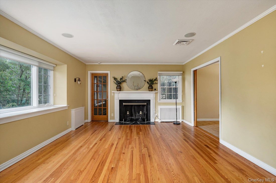 House in Albertson, New York, United States 3 - 18600235
