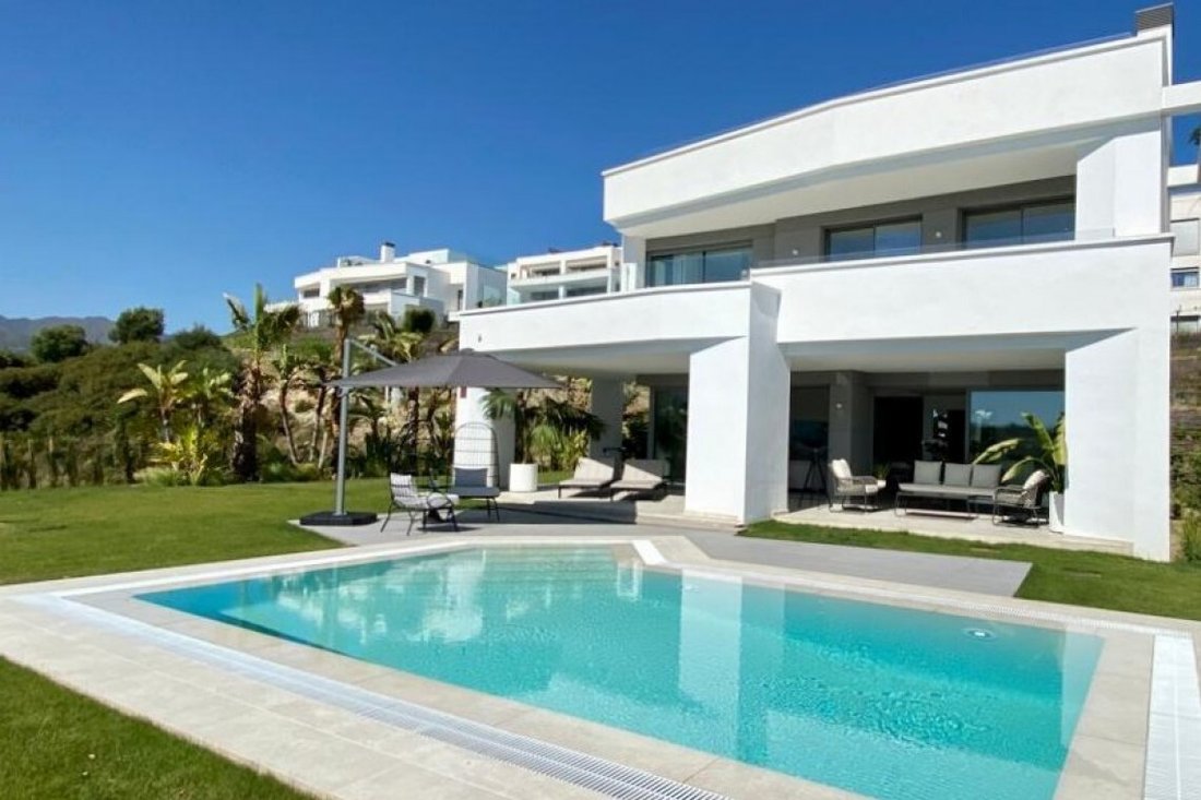 Villa in Nueva Andalucia, Marbella, Spain 1 - 18597395