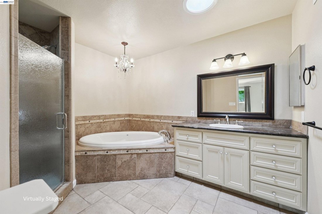 House in Gilroy, California, United States 2 - 18600575