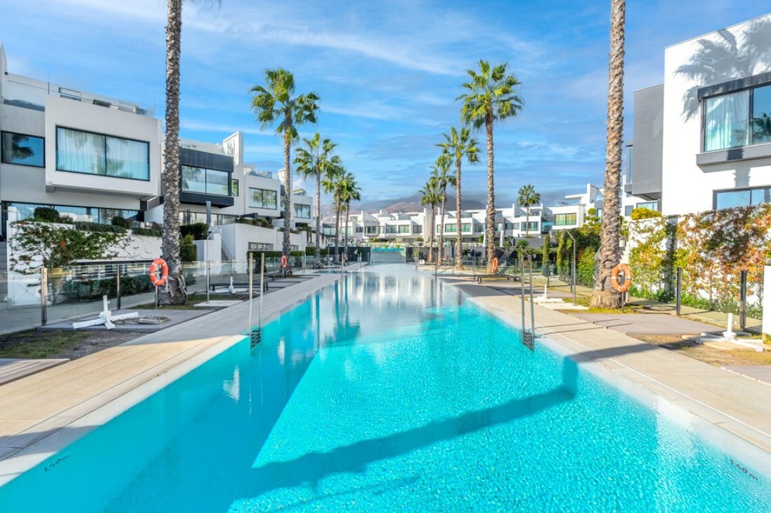 Townhouse in Estepona, Andalusia, Spain 4 - 18596861