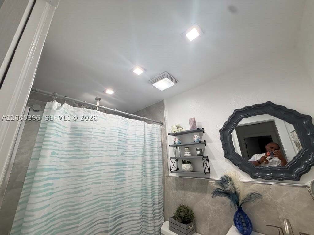 House in Hialeah, Florida, United States 4 - 18601021