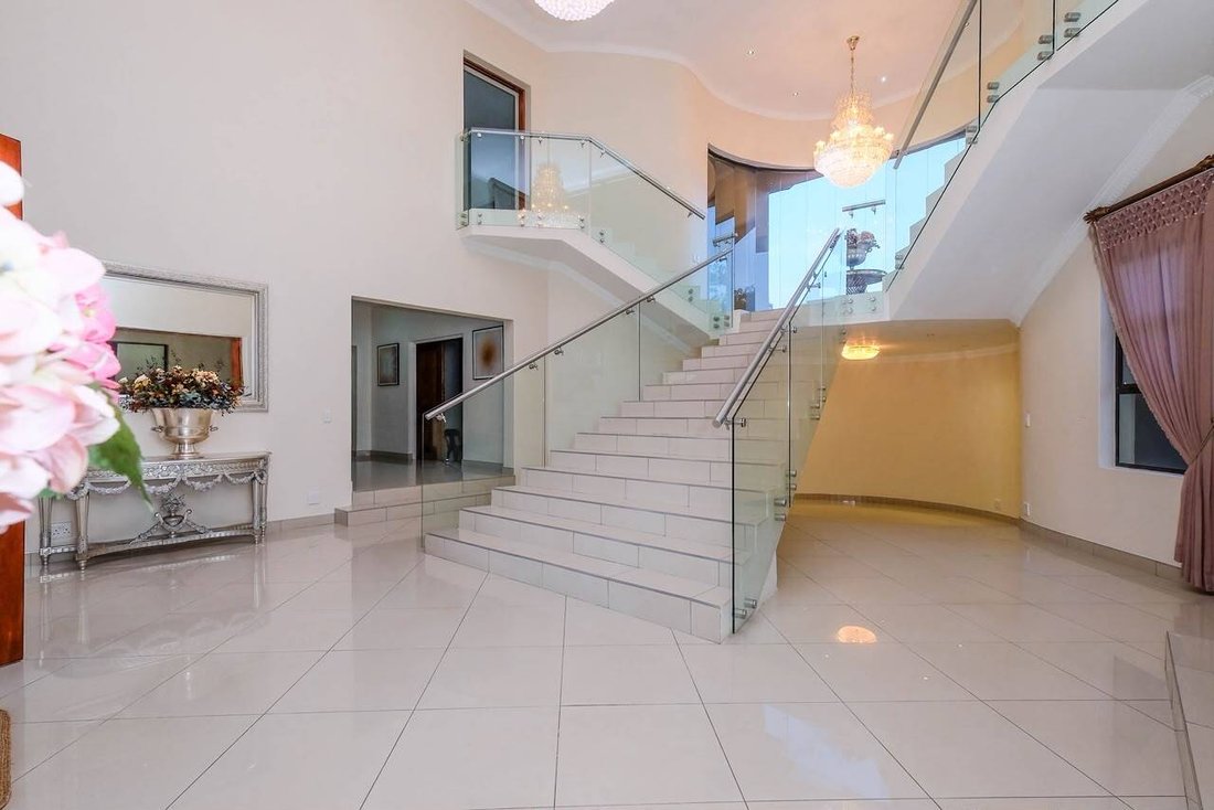 House in Constantia Kloof, Gauteng, South Africa 3 - 18598858