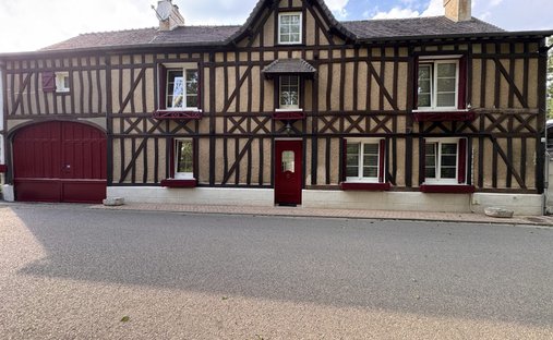 House in Bonnieres-sur-Seine, Ile-de-France, France 1