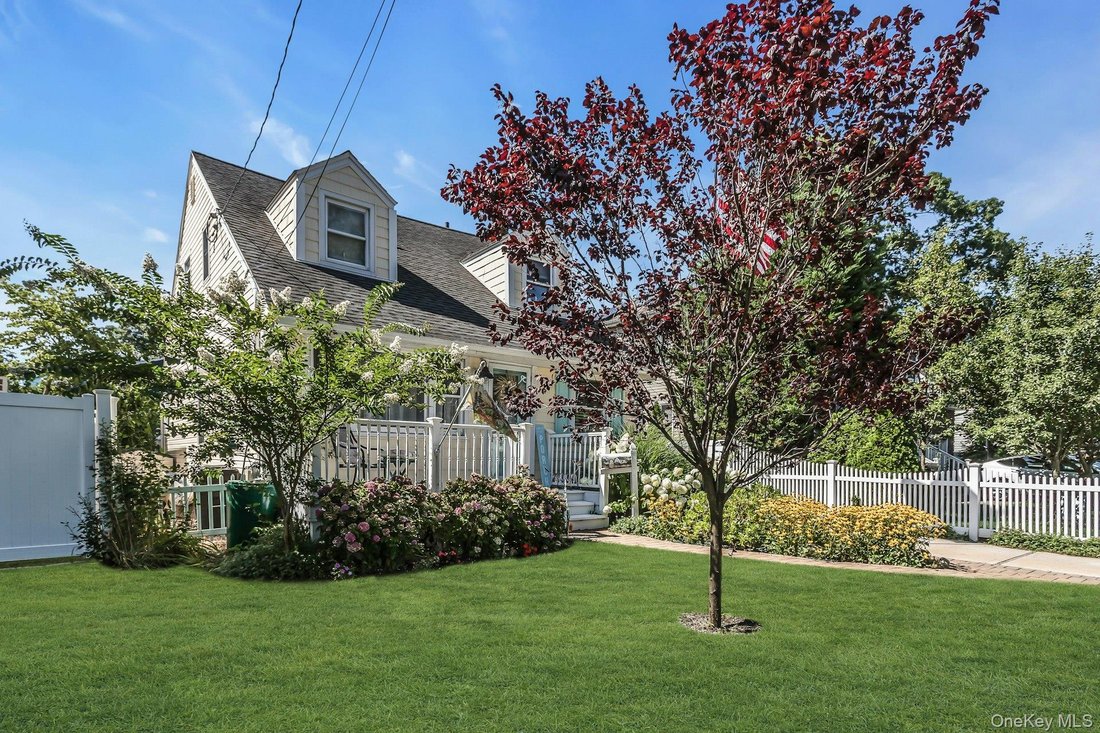 House in Merrick, New York, United States 3 - 18602388