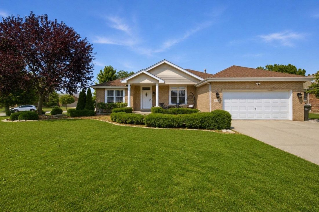 House in New Lenox, Illinois, United States 3 - 18597481