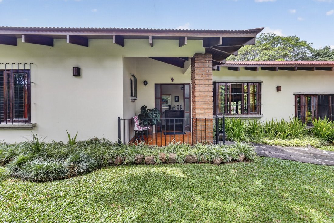 House in Santa Ana, San José Province, Costa Rica 5 - 18600810