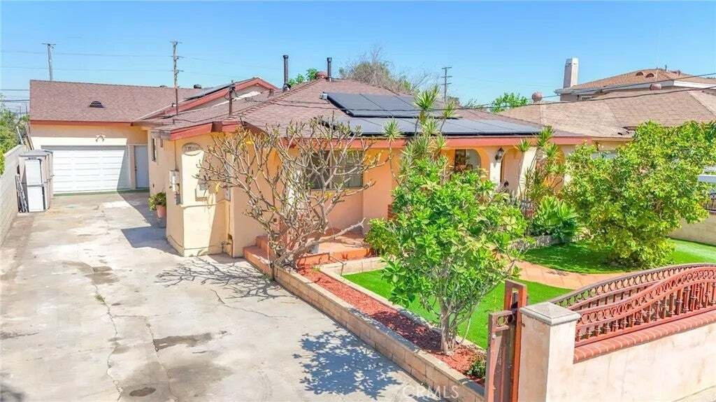 House in Signal Hill, California, United States 3 - 18602034