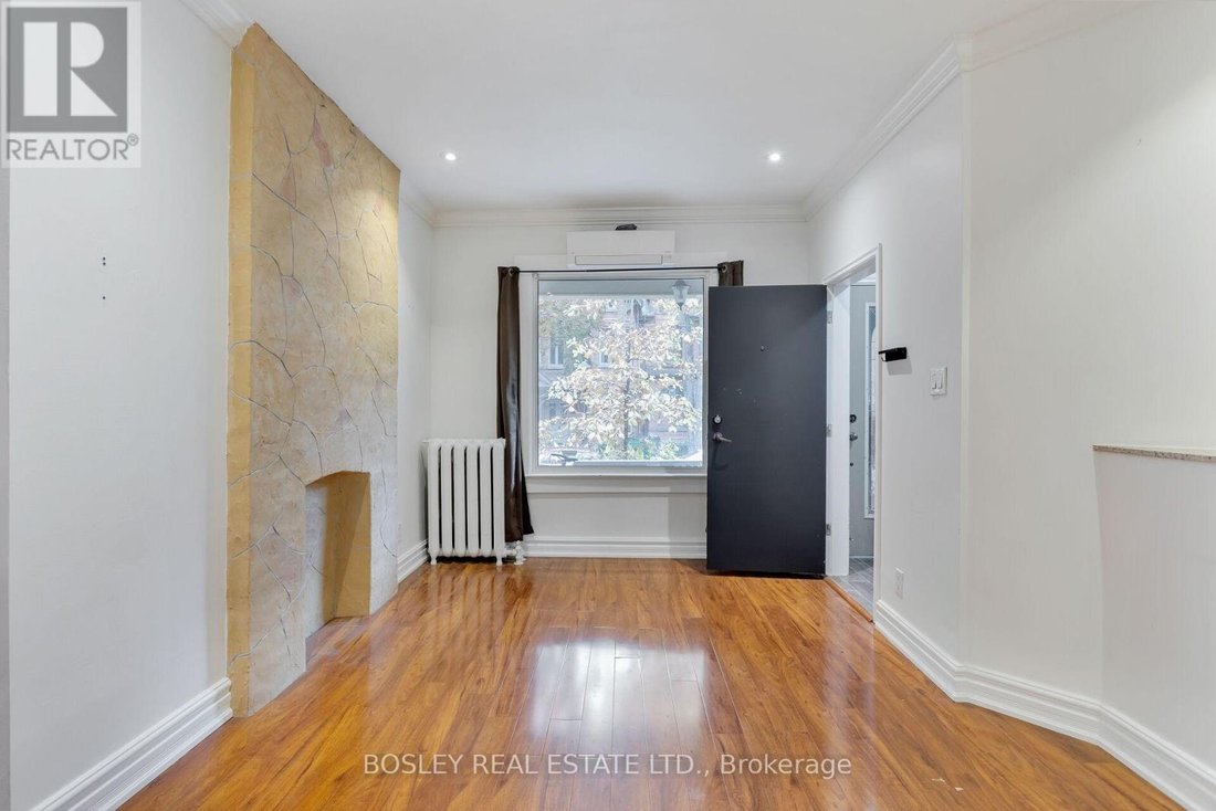 House in Toronto, Ontario, Canada 4 - 18603507