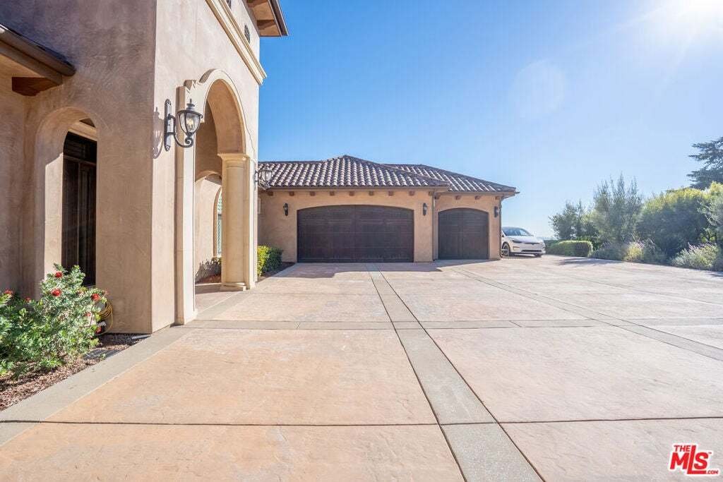 House in Upland, California, United States 3 - 18601032