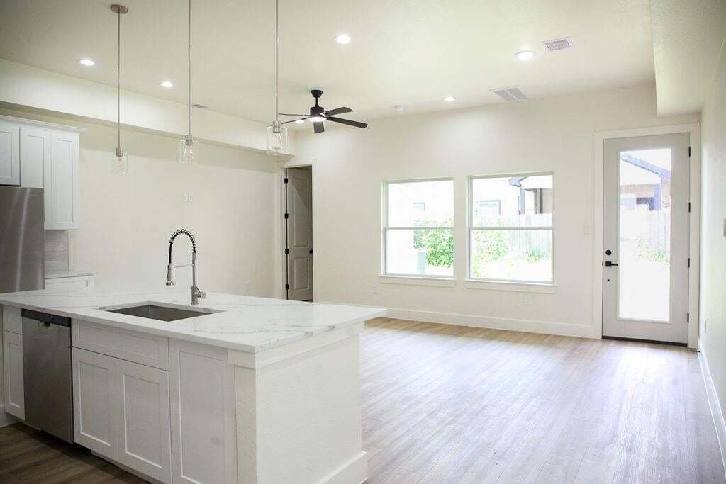 Houston, Texas, United States 3 - 18597848