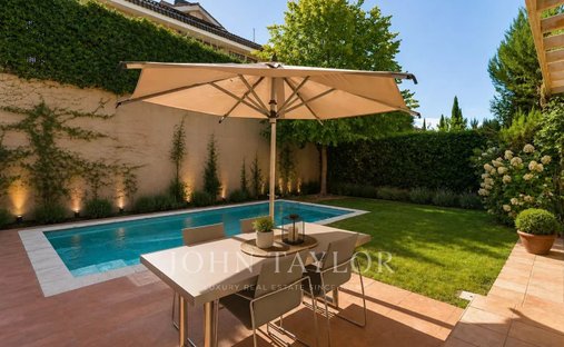 Townhouse in Las Rozas de Madrid, Comunidad de Madrid, Spain 1
