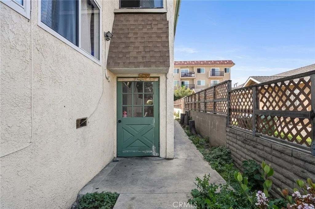 Los Angeles, California, United States 4 - 17633373