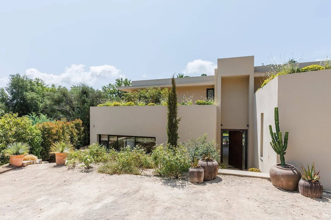 Estate in Grimaud, Provence-Alpes-Côte d'Azur, France 5 - 16487233