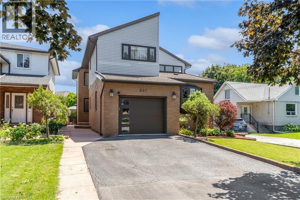 House in Hamilton, Ontario, Canada 3 - 18600796