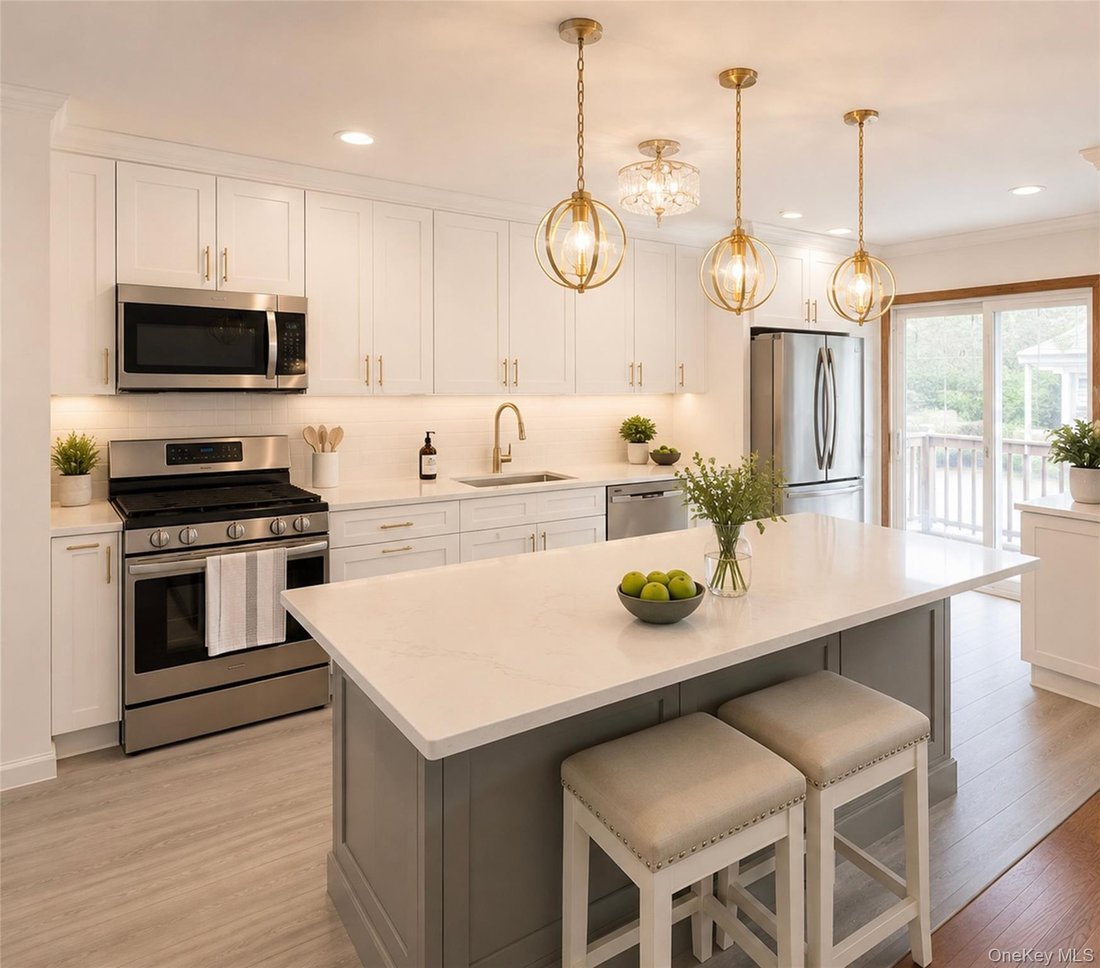 House in Syosset, New York, United States 3 - 18596556
