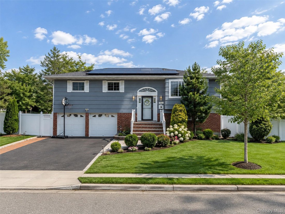 House in Syosset, New York, United States 1 - 18596556