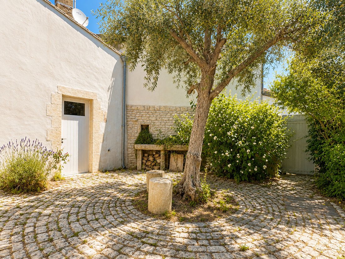 House in Loix, Nouvelle-Aquitaine, France 2 - 18598039