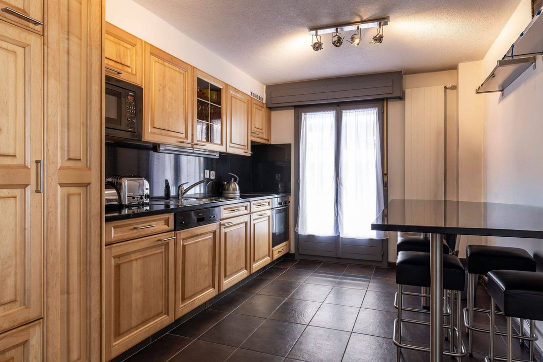 Apartment in Bagnes, Valais, Switzerland 5 - 18599934