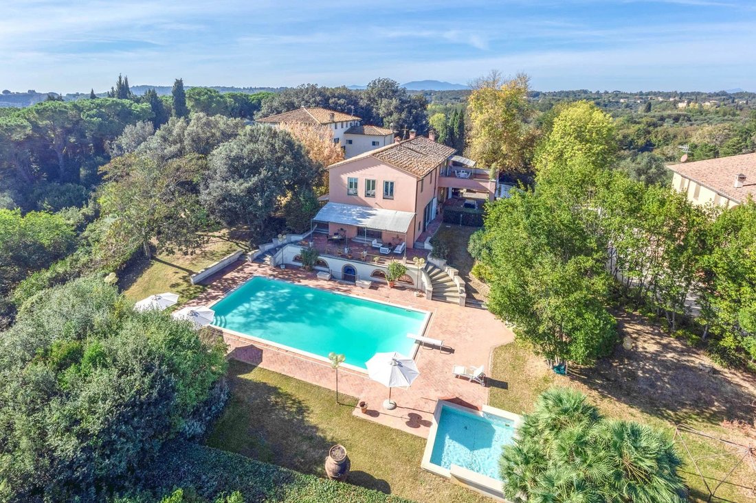 Estate in Center, Florence, Tuscany 1 - 18598346