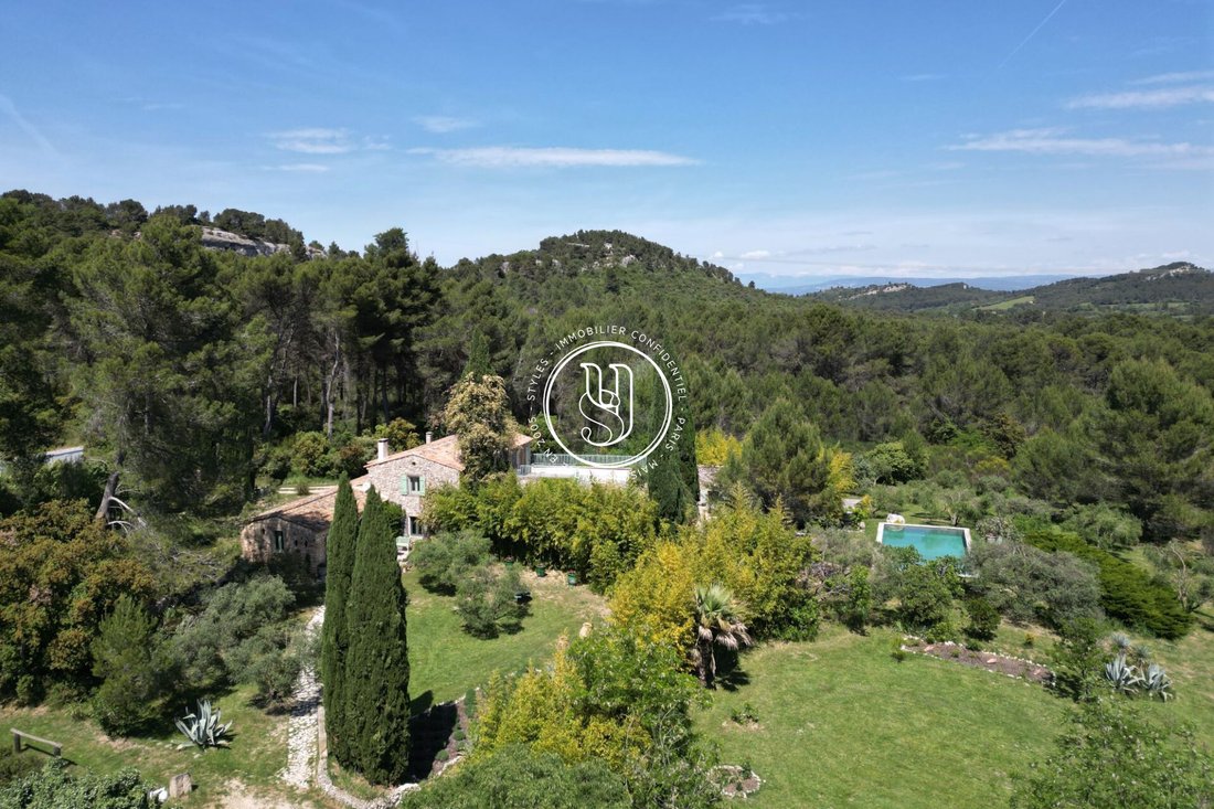 Villa in Saint-Rémy-de-Provence, Provence-Alpes-Côte d'Azur, France 1 - 18598206