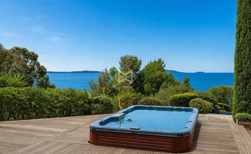 Villa in Le Lavandou, Provence-Alpes-Côte d'Azur, France 1