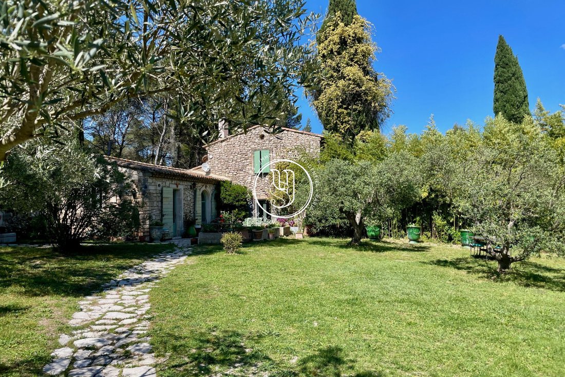 Villa in Saint-Rémy-de-Provence, Provence-Alpes-Côte d'Azur, France 3 - 18598206