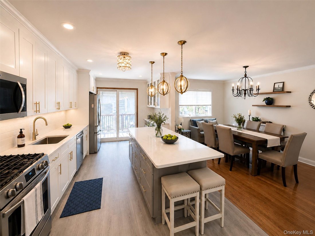 House in Syosset, New York, United States 4 - 18596556