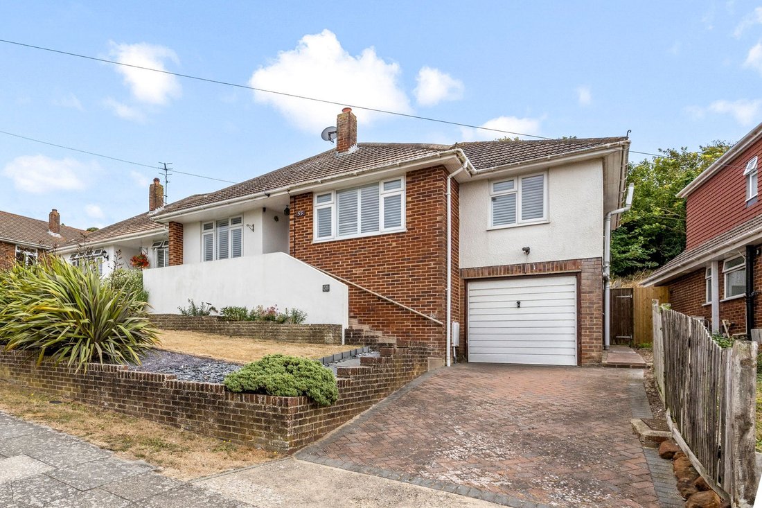 Bungalow in Saltdean, England 2 - 18598251