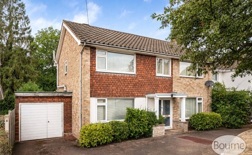 House in Fairmile, Elmbridge, England 1