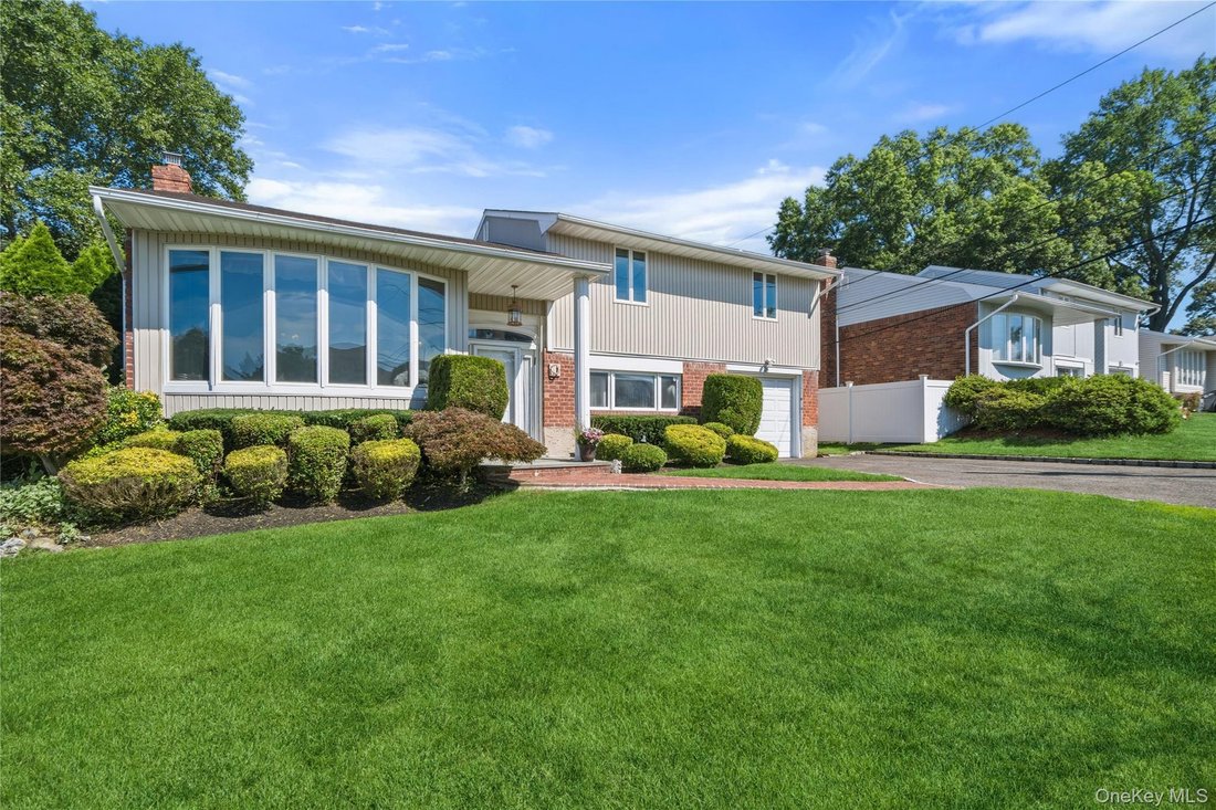 House in Plainview, New York, United States 2 - 18602393