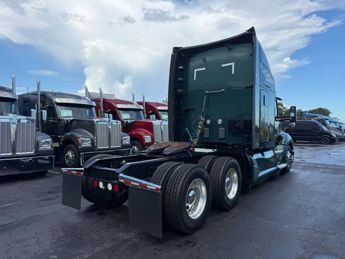 2018 Kenworth T600 T680 Aerodynamic in Miami, FL, United States 4 - 18516396