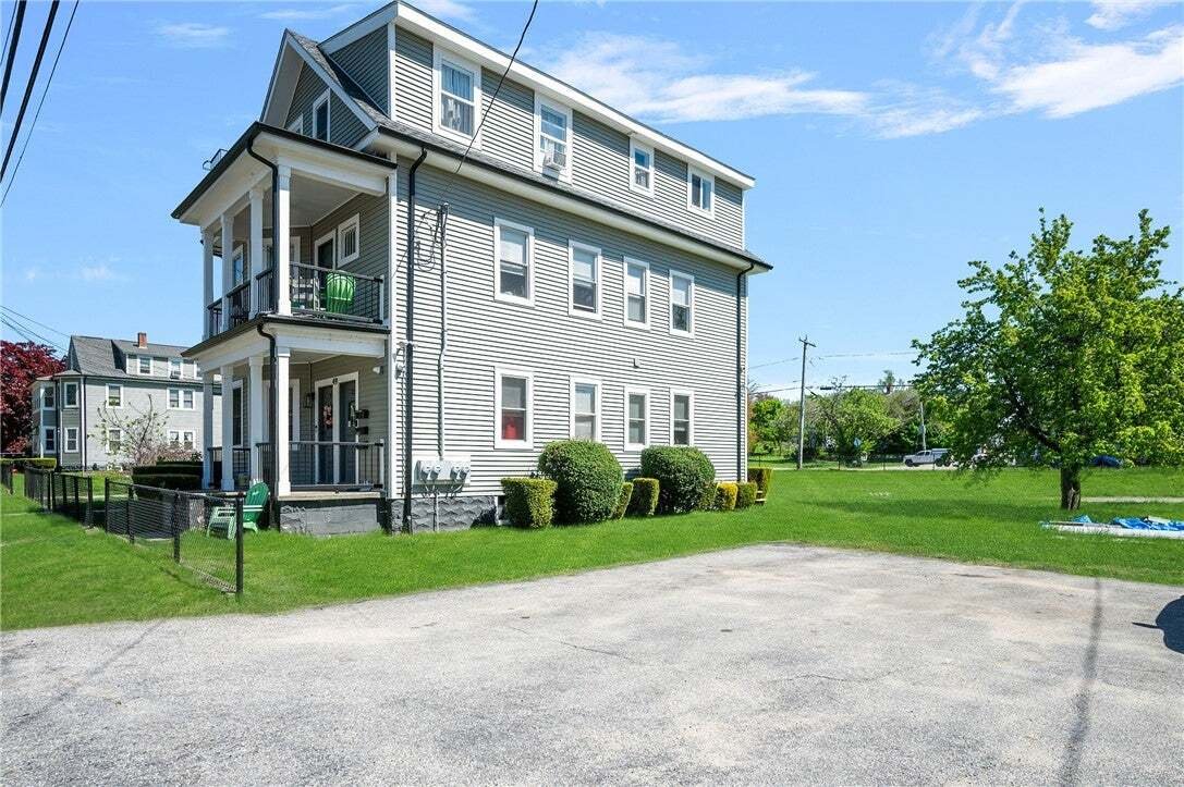 North Providence, Rhode Island, United States 2 - 18599938