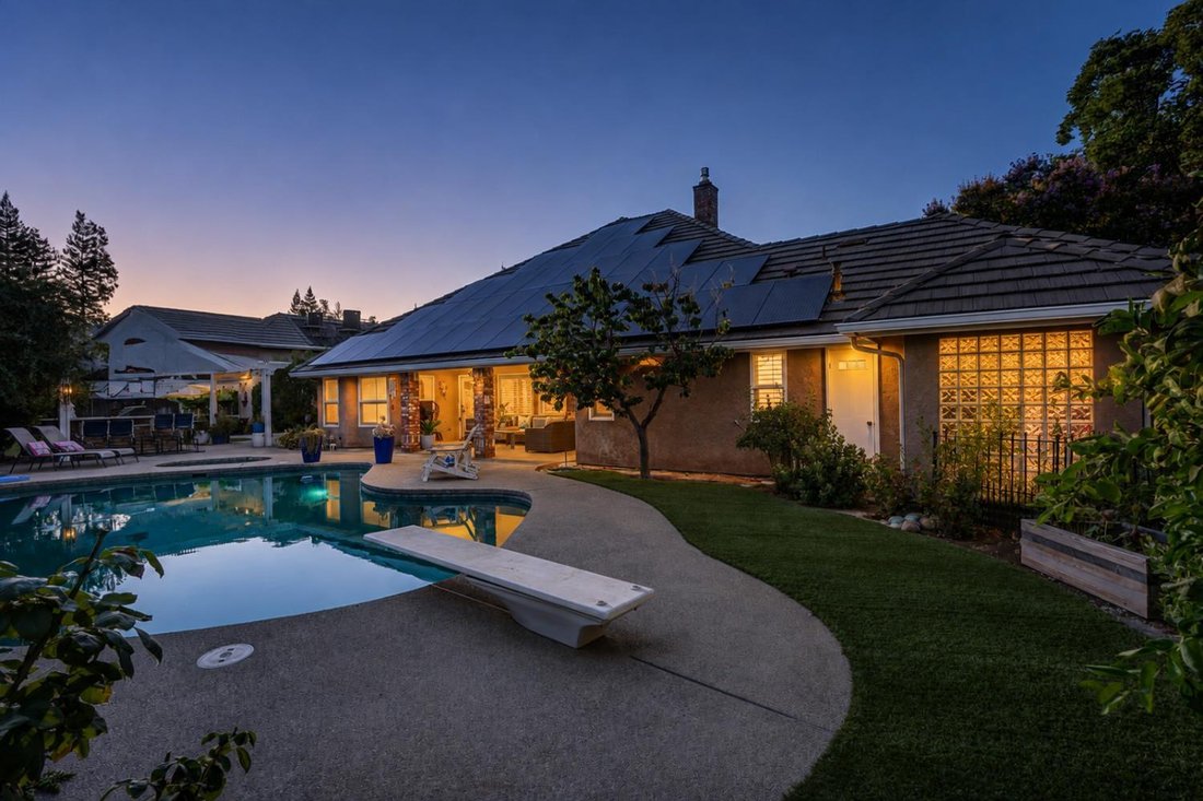 House in Fresno, California, United States 4 - 18596332