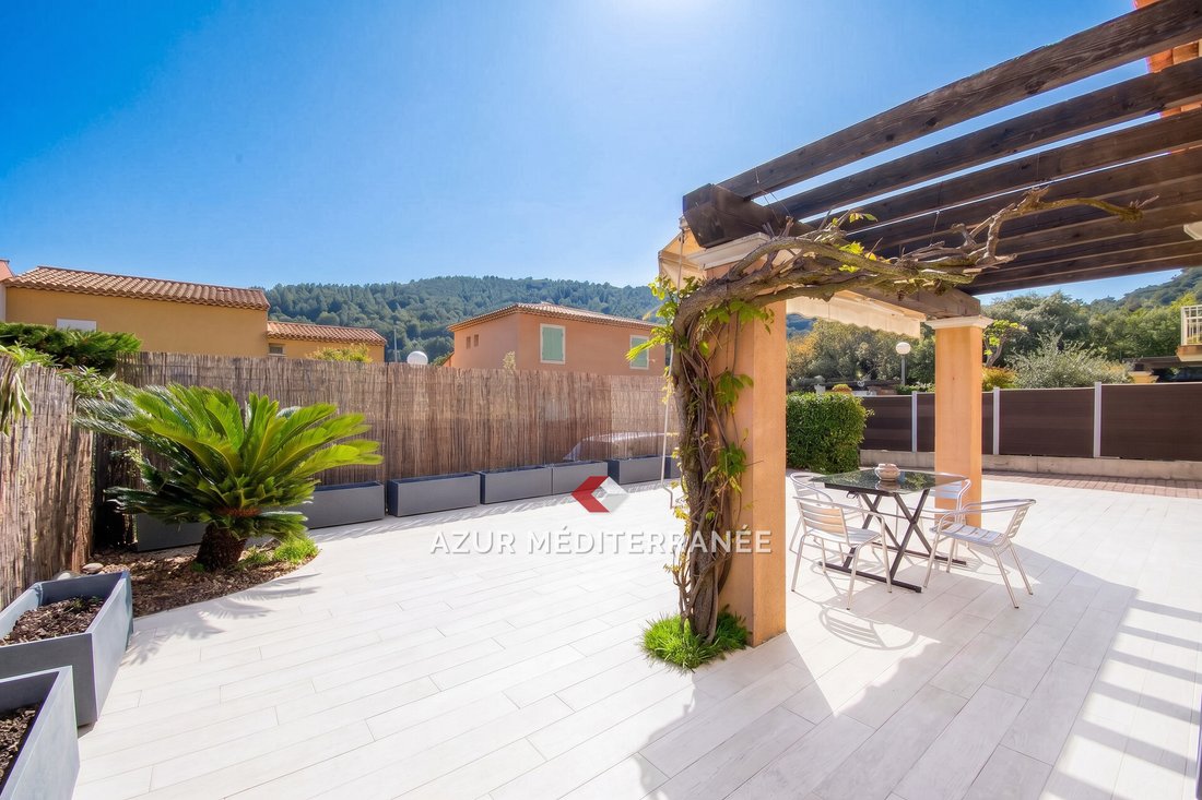 Villa in Èze, Provence-Alpes-Côte d'Azur, France 2 - 14895563
