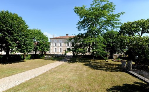 Finca en Cognac, Nueva Aquitania, Francia 1