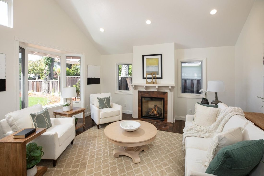 House in Los Altos Hills, California, United States 4 - 18600629