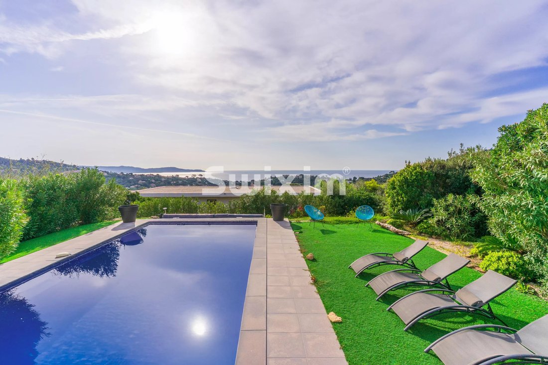 Villa in Nord, Cavalaire-sur-Mer, France 2 - 18598639